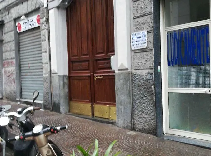 アパート Vivi House