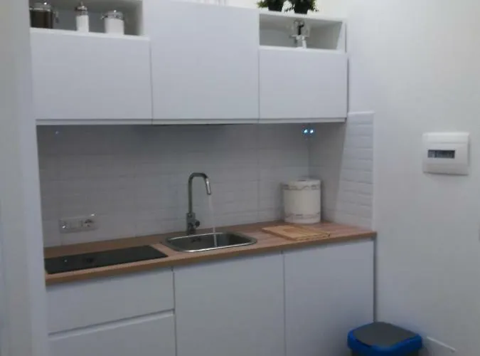 アパート Vivi House