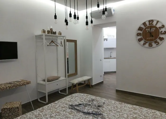 Vivi House アパート